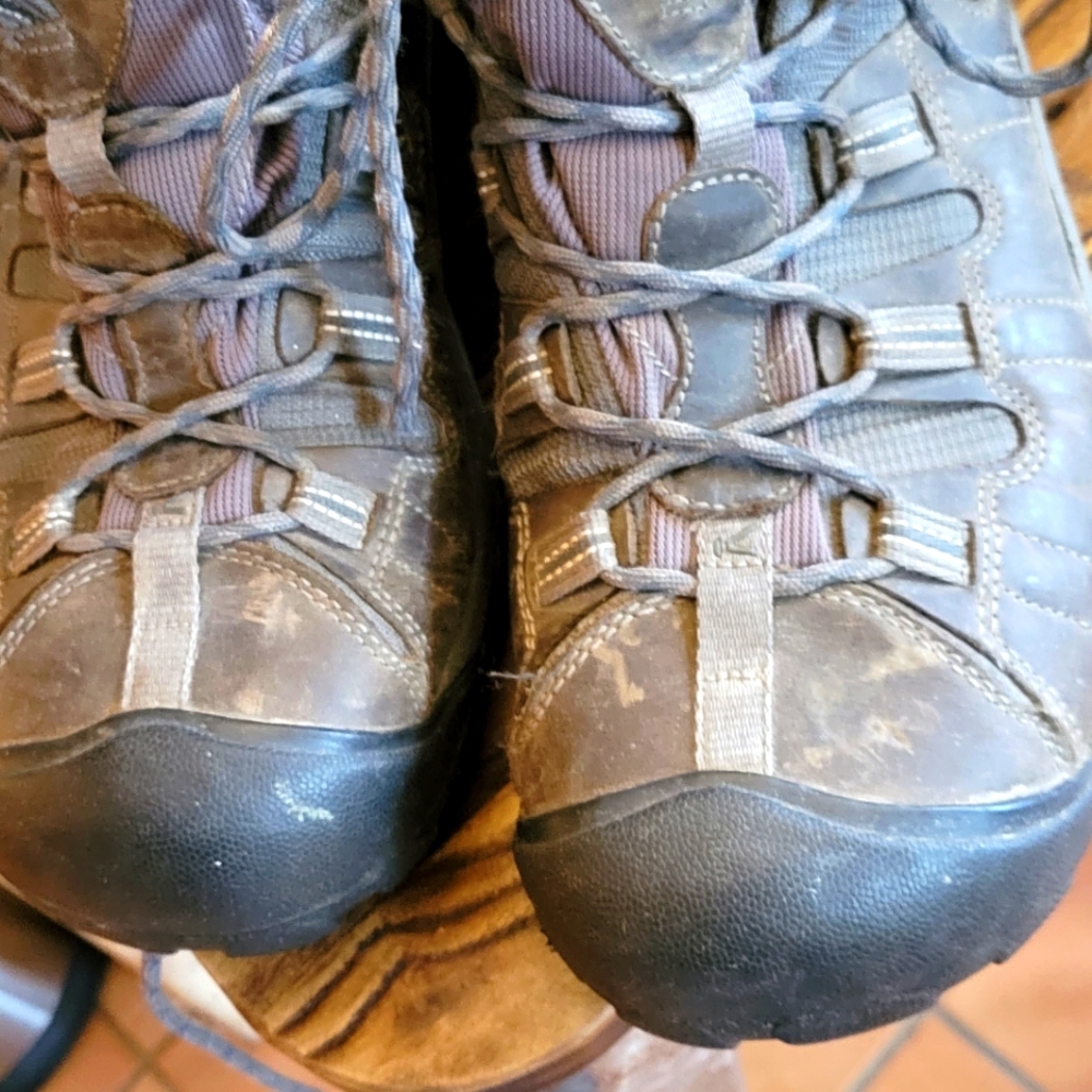 Keen Tarhgee Low Leather Hikers